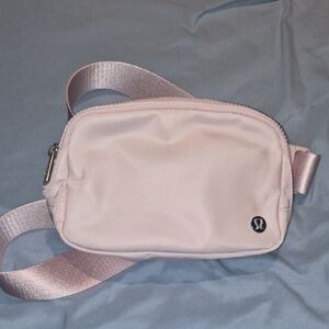 Lululemon Everywhere Belt Bag
